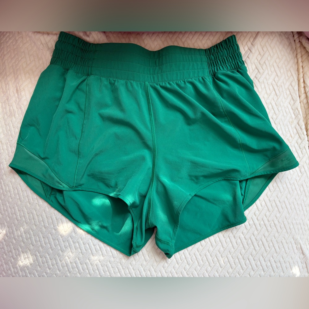 Lululemon Hotty Hot High-Rise Lined
Short